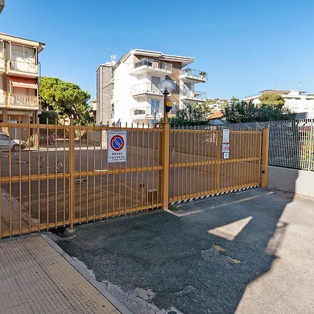 La Casa Di Iris Con Posto Auto * ディアーノ・マリーナ